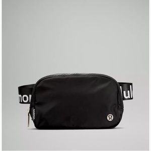 lululemon Everywhere Belt Bag - Black with Wordmark